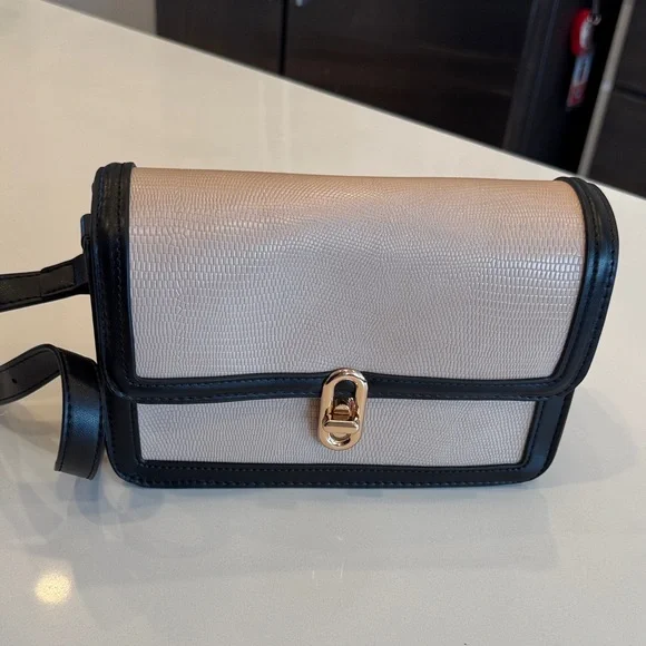 Jules Kae Chic Beige and Black Crossbody Bag - Picture 3 of 14